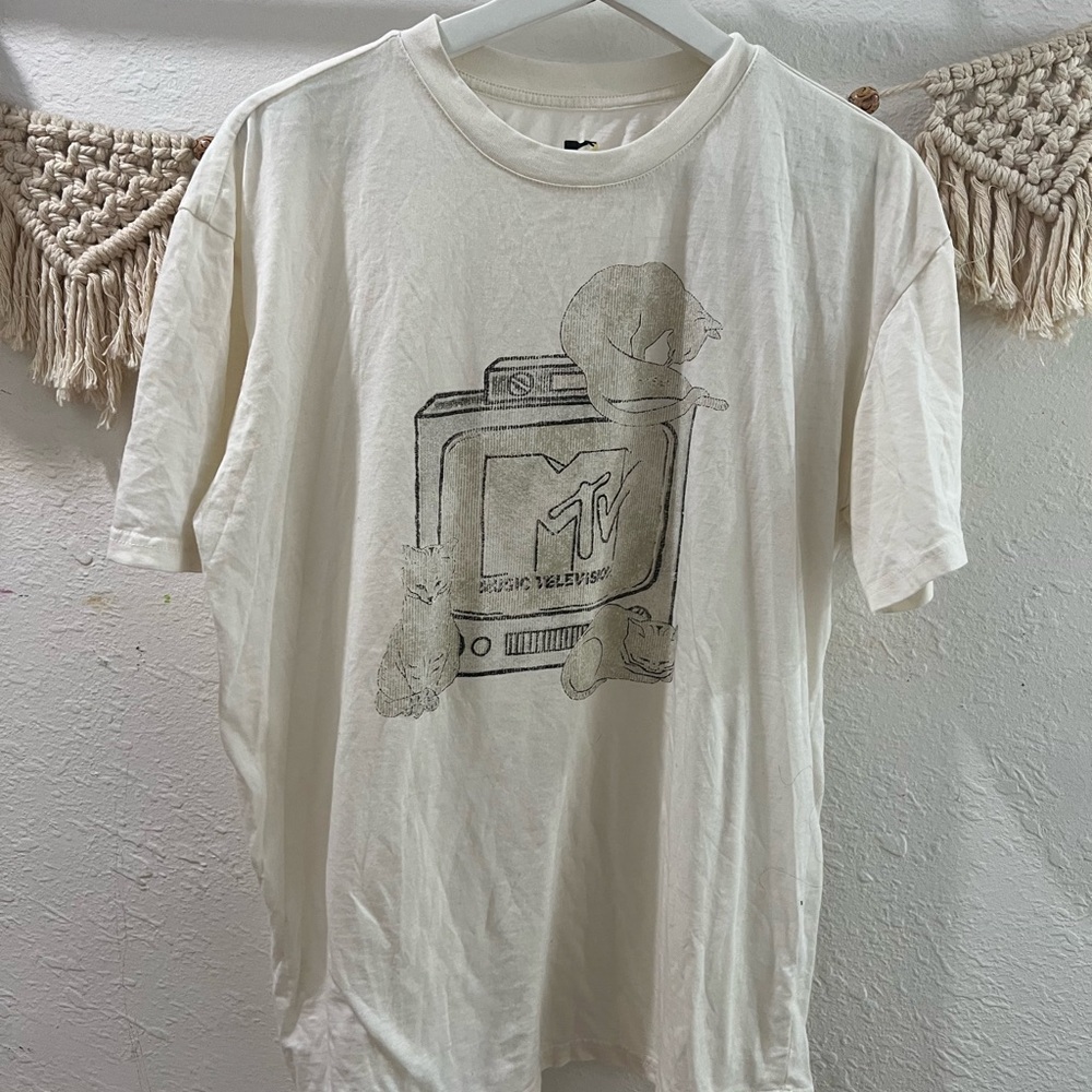 MTV Logo Tee in White and Gold